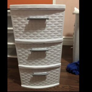 Storage bins